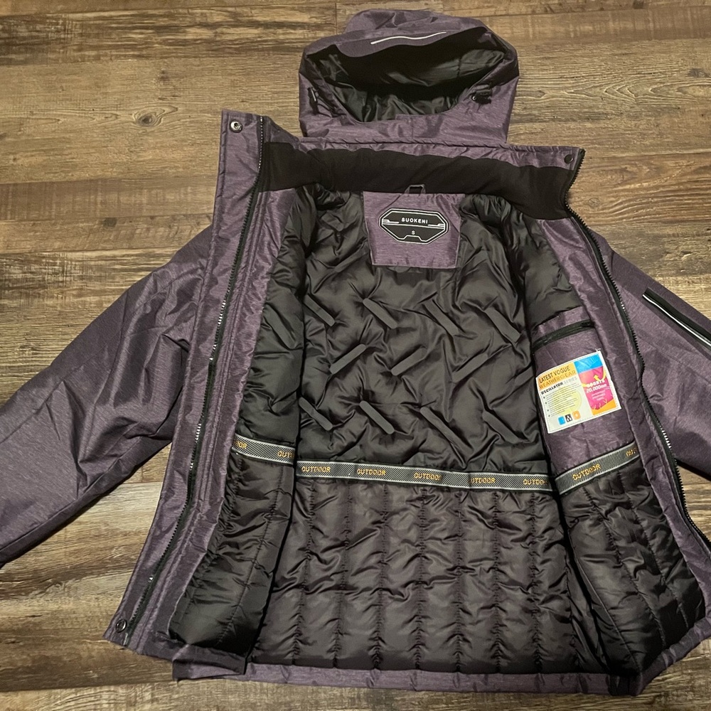 Womens ski jacket.